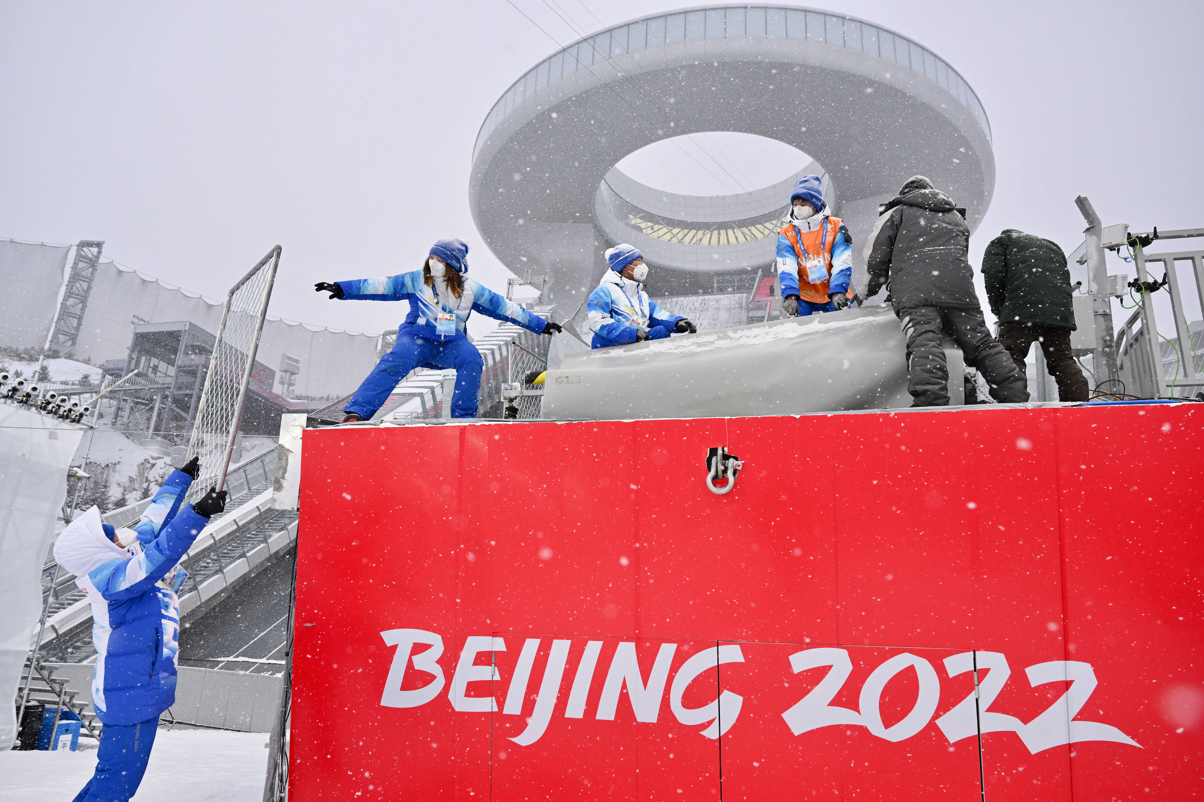 星空体育-滑雪项目上北欧选手实现完美滑行